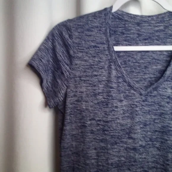 Under Armour Shirt Women S ? V-neck Short Sleeve Active Athletic Blue - Picture 13 of 16
